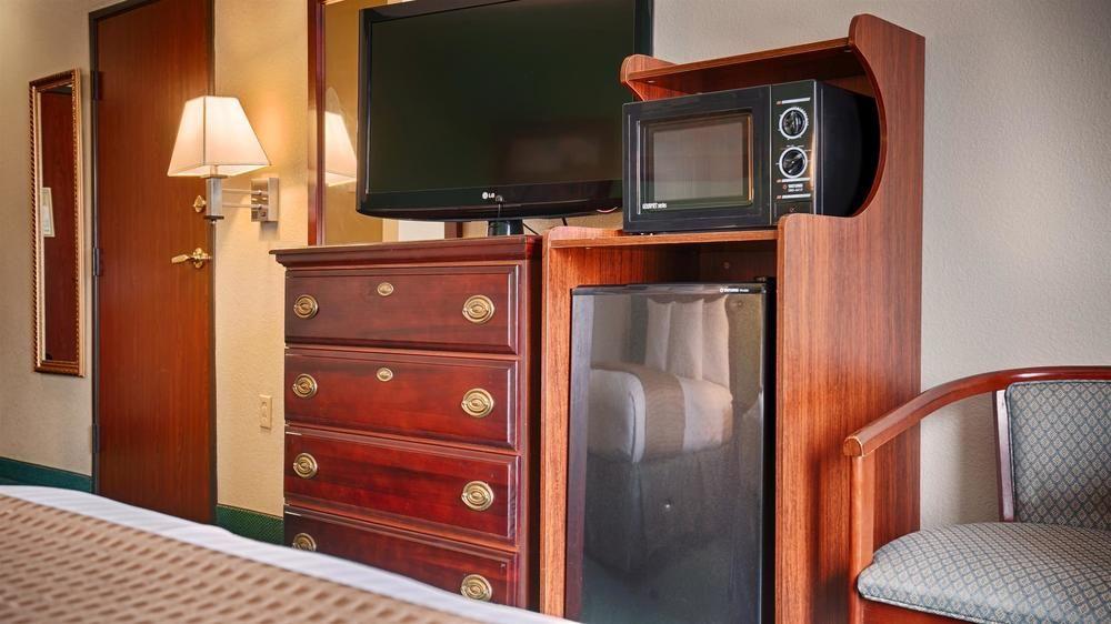 Best Western Plus Midwest City Inn & Suites Εξωτερικό φωτογραφία